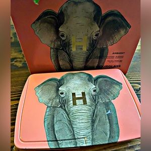 Hourglass Ambient Lighting Elephant palette